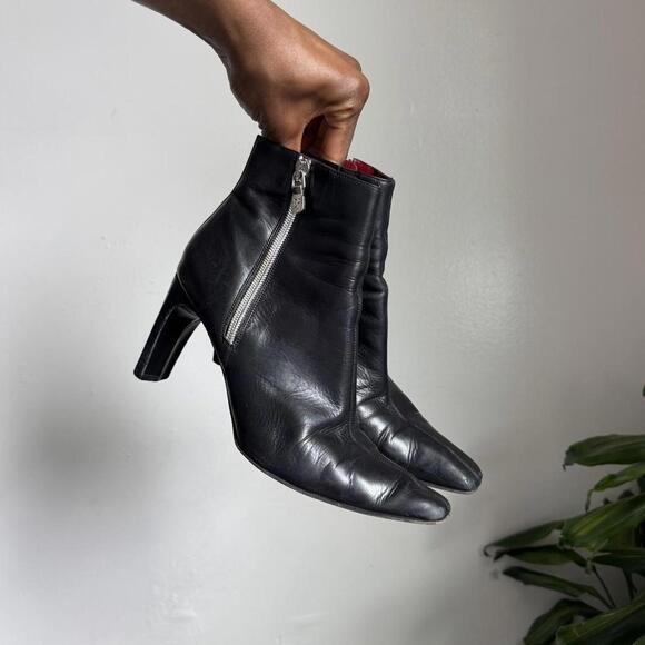 Shoes - Vintage Donald Pliner Red Lined pointed square toe black Boots size 7.5